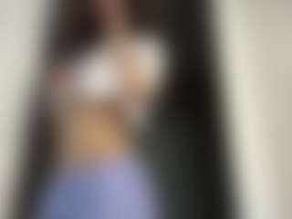 Live cam show with Thea - Toes on fapnchat