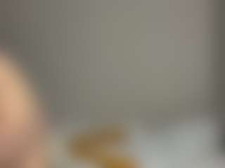 Live cam show with Thea - Mouth on testsause.com