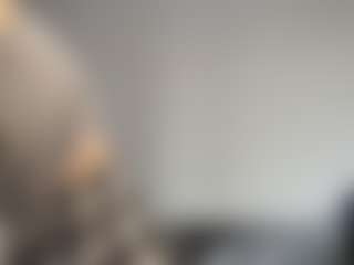 Live cam show with Thea - Shaved on CamwithHer