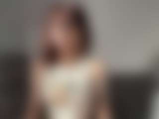 Live cam show with Thea - Belly on livesuperchat.net