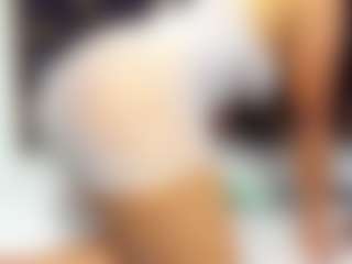 sara-tompsonn's Live Sex Cam Show