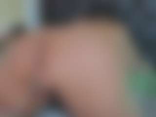 Franshesskaa MILF webcam performer live streaming