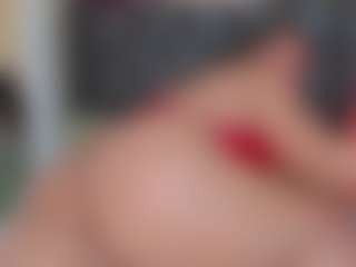 Live cam show with Franshesskaa - Lush MILF on Uber Horny