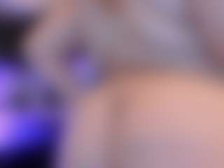 Live cam show with Franshesskaa - Gamer Mature on SinfulBabes