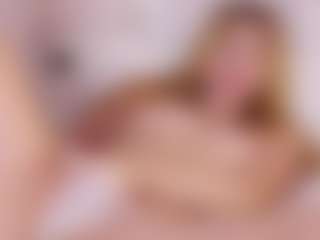 MaeBrowning's Live Sex Cam Show