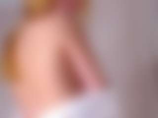 MaeBrowning's Live Sex Cam Show