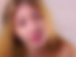 MaeBrowning's Live Sex Cam Show