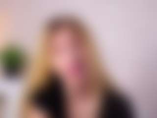 MaeBrowning's Live Sex Cam Show