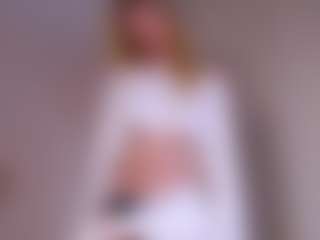 MaeBrowning's Live Sex Cam Show