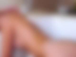 MaeBrowning's Live Sex Cam Show