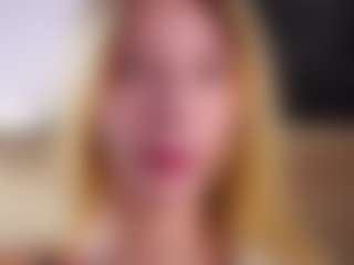 MaeBrowning's Live Sex Cam Show