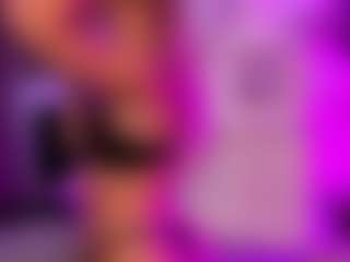Live cam show with VictoriaLight - Shaved on TeamSkeetLive