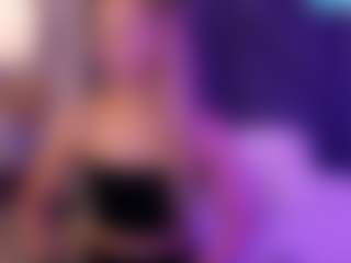 VictoriaLight MILF webcam performer live streaming