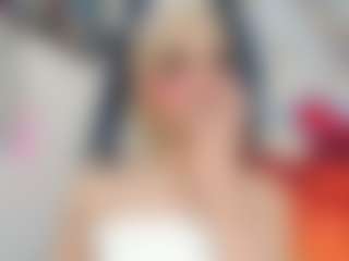 Live cam show with Gisele-Fox - Brown Eyes on xplaylive.com