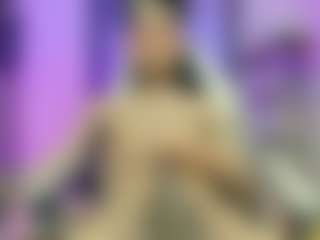 Live cam show with Gisele-Fox - Average on Gym Cam Girls
