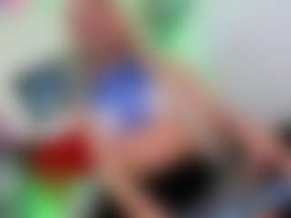 Live cam show with Gisele-Fox - Orgasm on Latina Girls