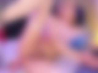 Live cam show with Iviirosse - Smoking on Cam Slut