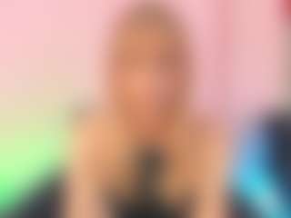 Live cam show with Iviirosse - Hazel Eyes on madthumbs