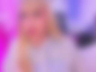 Live cam show with Iviirosse - Hazel Eyes on AdultVida.com
