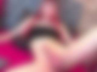 Live cam show with Iviirosse - Drinking on madthumbs