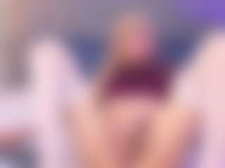Live cam show with Iviirosse - English on Dare Cams