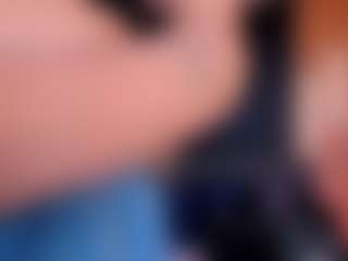 Live cam show with Iviirosse - Hazel Eyes on Gym Cam Girls