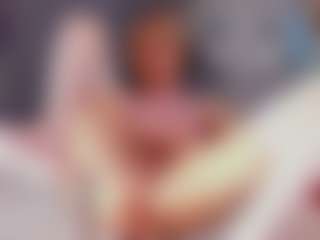 Live cam show with Iviirosse - Big Balls on CamSextacy
