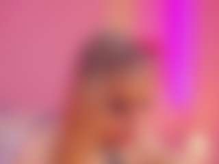 Live cam show with Iviirosse - Hazel Eyes on Dare Cams