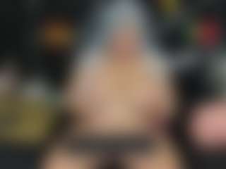 Live cam show with Oriana - Lick on SpunkLive