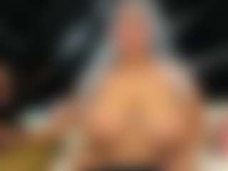 Live cam show with Oriana - Lick on sexylivex.com