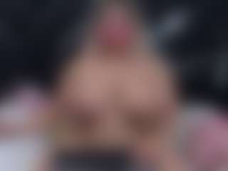 Live cam show with Oriana - Kisses on https://playwithruby.com