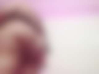 Live cam show with scarlettbooty - Middle Aged on StripNow