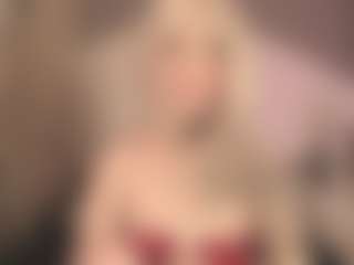Live cam show with Zhally_Dee - Gamer Blonde Hair on Soda Cam