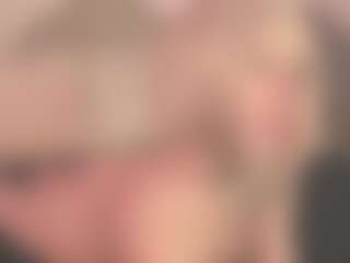 Live cam show with Hot little girl - Gamer Blonde Hair on TottyGirls
