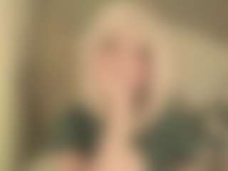 Live cam show with Hot little girl - Grey Eyes on parknlotfishbdy