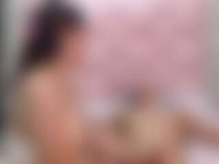 Hannah-Davies's Live Sex Cam Show
