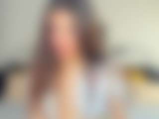 Live cam show with Monika - Average on studioflirtlive.com