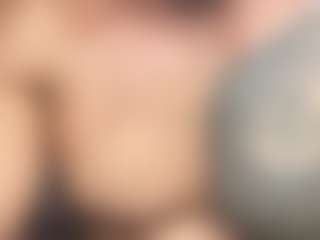 Live cam show with moodym8 - Arabic on live.xheat.ai