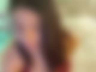 Live cam show with Carolina fox - Deepthroat on TastyBlacksLive