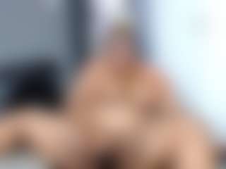 Live cam show with ThickAngela - Blonde Hair MILF on Hubzter Live