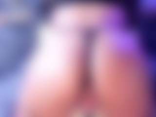Live cam show with April-Kershaw - Interactive on xDating