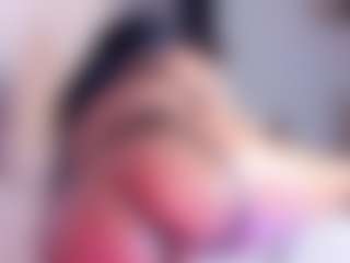 Live cam show with April-Kershaw - Bitch on xxxlivecams.org