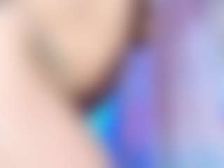 Ava777 MILF webcam performer live streaming