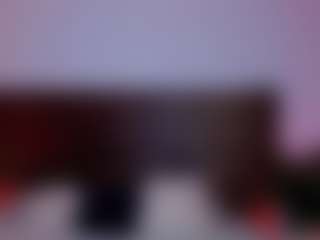 Live cam show with Lucy Liiu - Juguetes on makecum.org