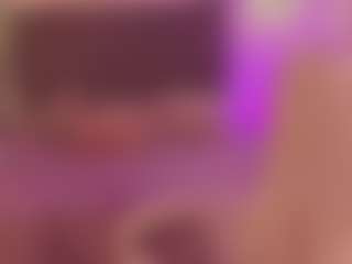 Live cam show with Pretty-Johnson - Virgin on Milfs Live