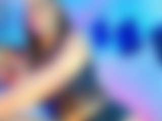 Live-Cam-Show mit KAROLL-TS - Drinking auf Camsoda