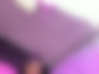 Live cam show with Cami - Colombia on Camsoda