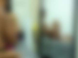 Live cam show with Daffne - Muscle on slutload