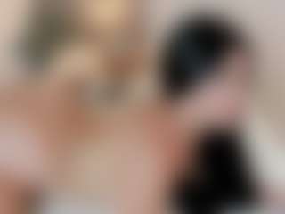 Live cam show with Emmaazc - Colombia on Camsoda