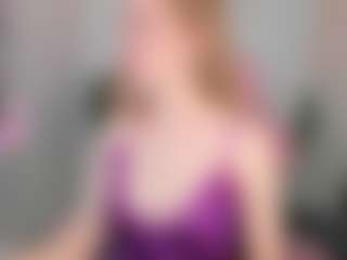 Live cam show with Joann - Body Massage on SxyPornLive